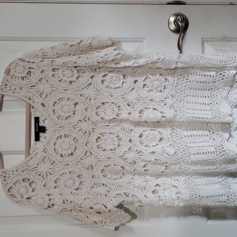 V neck crochet top size L